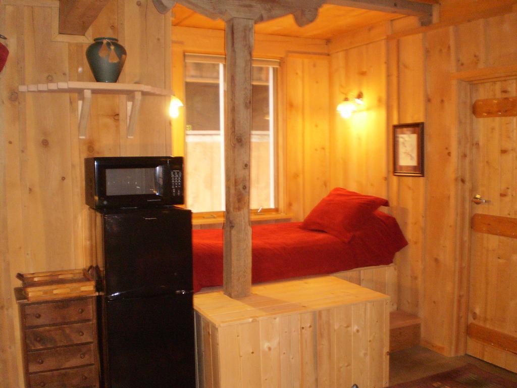 Silver River Adobe Inn Bed And Breakfast Фармингтън Екстериор снимка