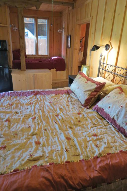 Silver River Adobe Inn Bed And Breakfast Фармингтън Екстериор снимка