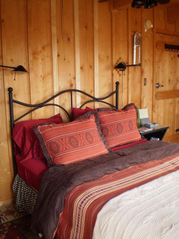 Silver River Adobe Inn Bed And Breakfast Фармингтън Екстериор снимка