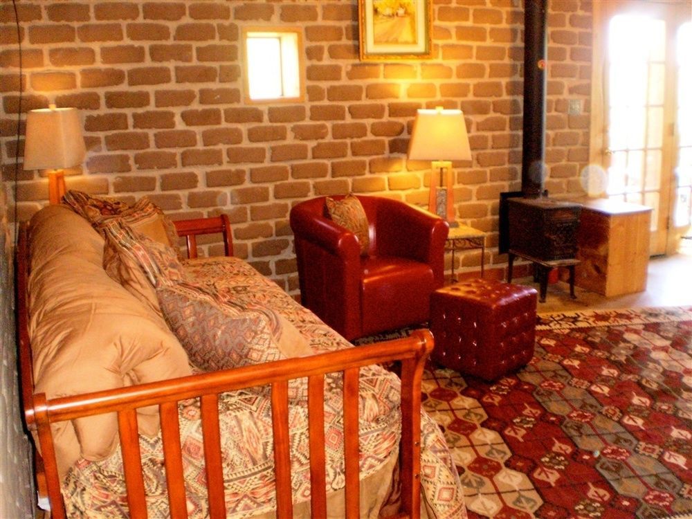 Silver River Adobe Inn Bed And Breakfast Фармингтън Екстериор снимка
