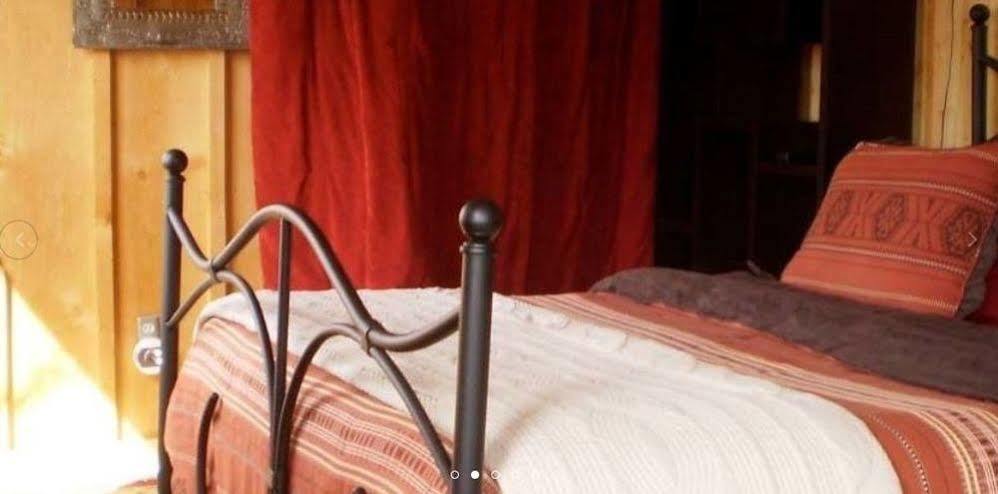 Silver River Adobe Inn Bed And Breakfast Фармингтън Екстериор снимка